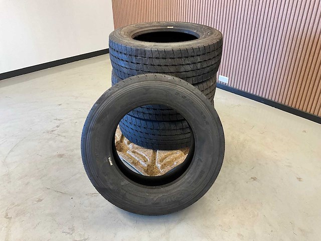 4x ongebruikt sava avant 5 315/60r22.5 retread vrachtwagenband - afbeelding 2 van  7