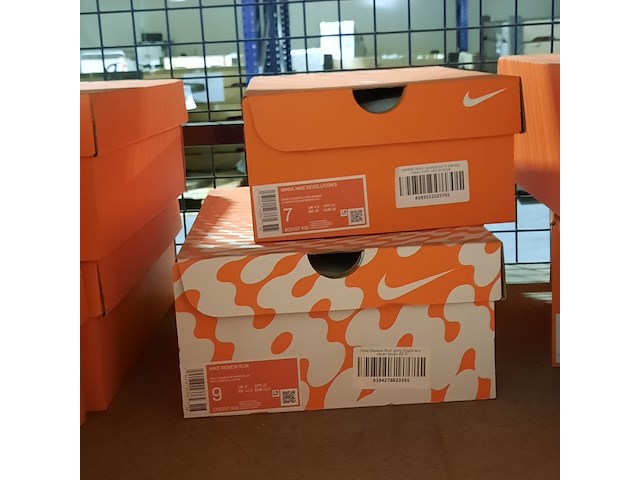 4x paar schoenen, nike, o.a. wmns nike revolution 5 - afbeelding 2 van  12