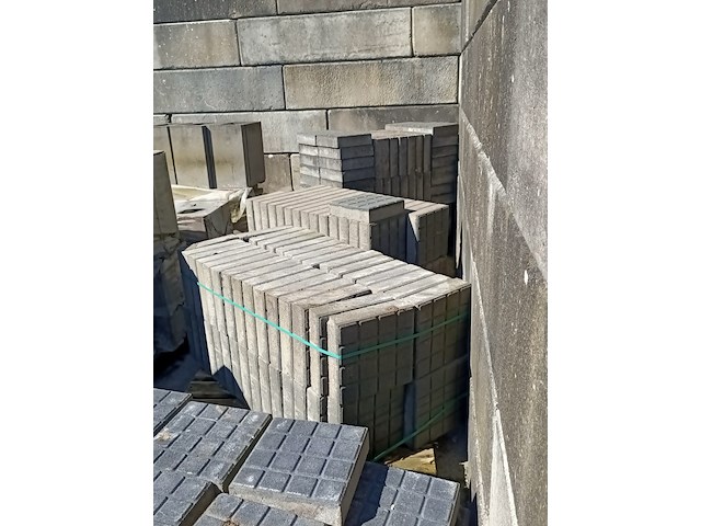 4x pallet betontegels, rasterpatroon - afbeelding 2 van  5