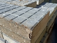 4x pallet betontegels, rasterpatroon - afbeelding 4 van  5