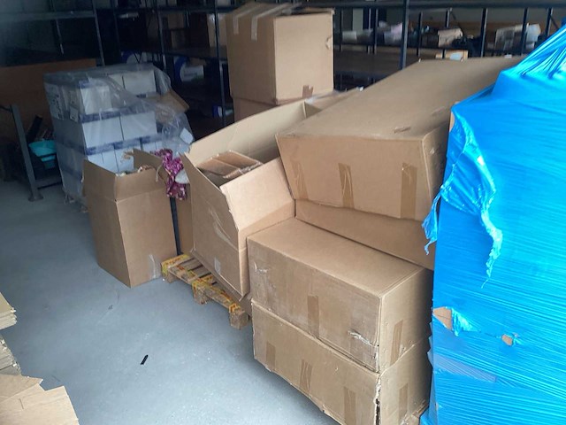 4x pallet met diverse quilts, patchwork & wooden displays - afbeelding 2 van  6