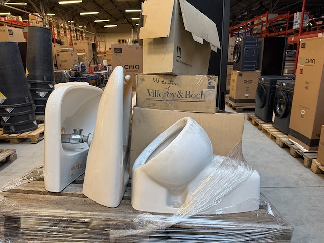 4x pallet sanitair w.o. wasbakken en urinoirs - afbeelding 8 van  11