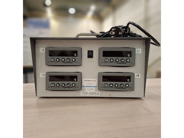 4x panelmeter in behuizing / thermodisplay - afbeelding 1 van  5