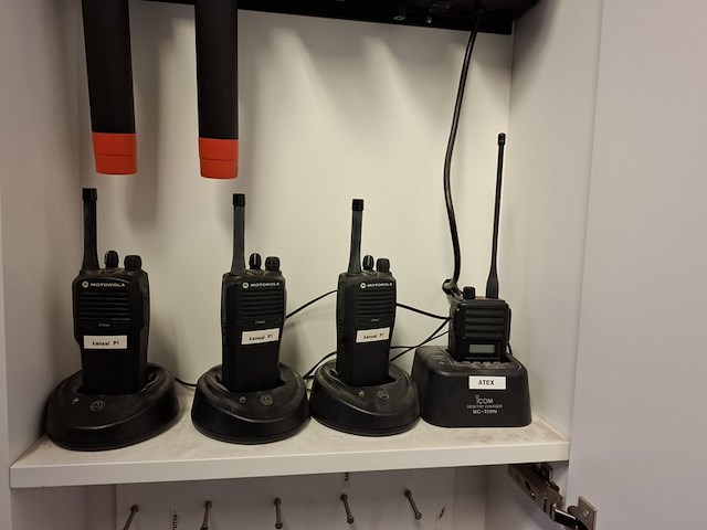 4x portofoon met 2x zaklamp led - afbeelding 2 van  8