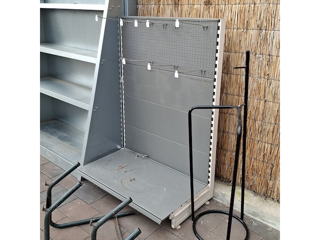 4x presentatiemeubel en 1x stelling - afbeelding 4 van  7