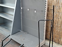 4x presentatiemeubel en 1x stelling - afbeelding 4 van  7