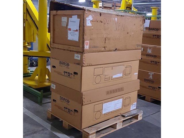4x projector, barco - afbeelding 8 van  11