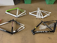4x racefiets frame - afbeelding 1 van  11