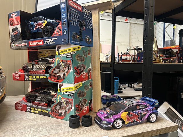 4x rc auto - afbeelding 1 van  5