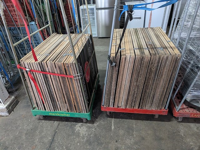 4x rolcontainer gevuld met reclamemateriaal - afbeelding 2 van  11