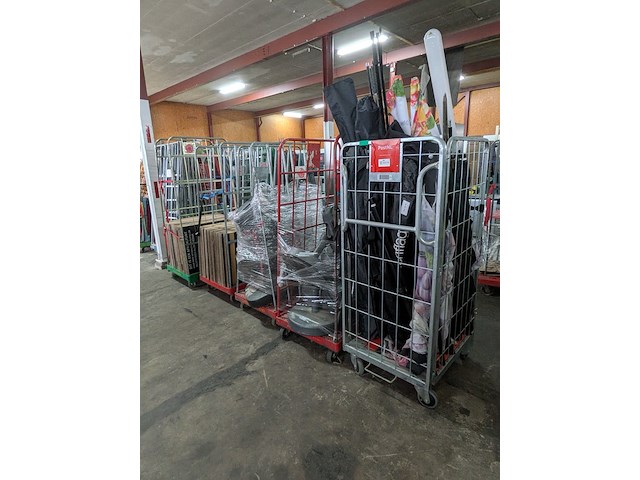 4x rolcontainer gevuld met reclamemateriaal - afbeelding 1 van  11