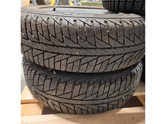 4x stalenvelgen met winterbanden , vinking en mastersteel, show tech ii en winter+ - afbeelding 7 van  17