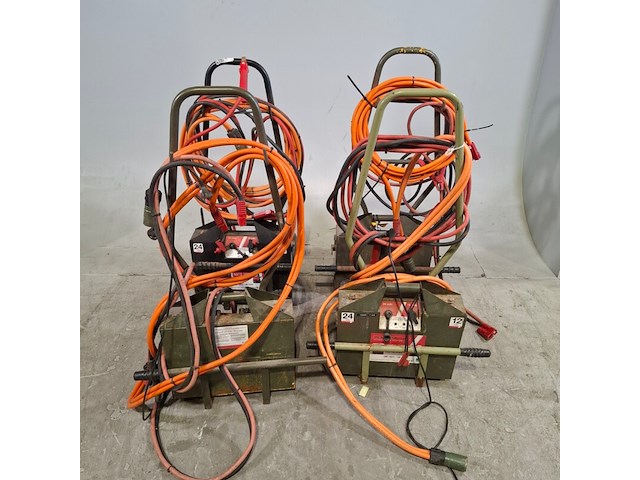 4x startbooster op transportwagen, powervamp - afbeelding 1 van  24