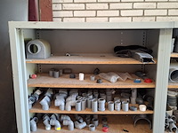 4x stellingkast met divers pvc hulpstukken - afbeelding 5 van  16