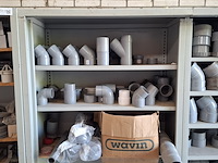 4x stellingkast met divers pvc hulpstukken - afbeelding 13 van  16