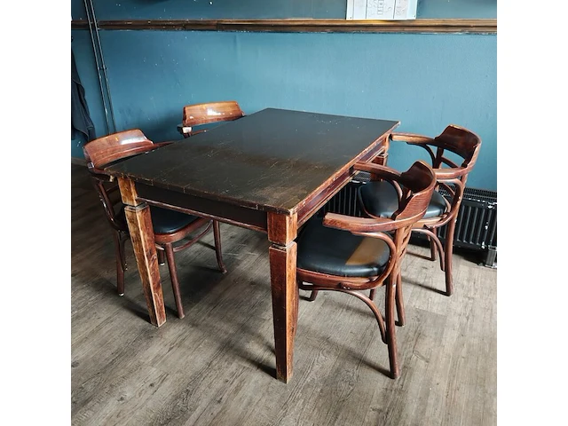 4x tafel met 4 stoelen - afbeelding 1 van  4