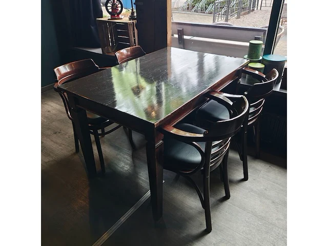 4x tafel met 4 stoelen - afbeelding 3 van  4