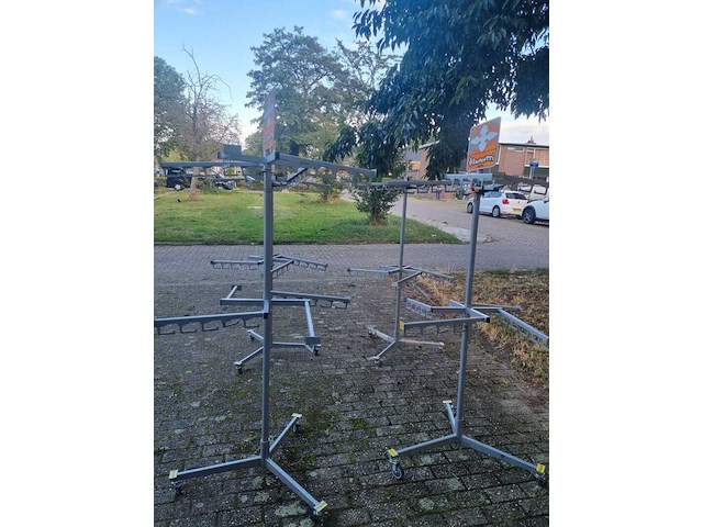 4x tassenrekken op wielen., grijs - afbeelding 1 van  7