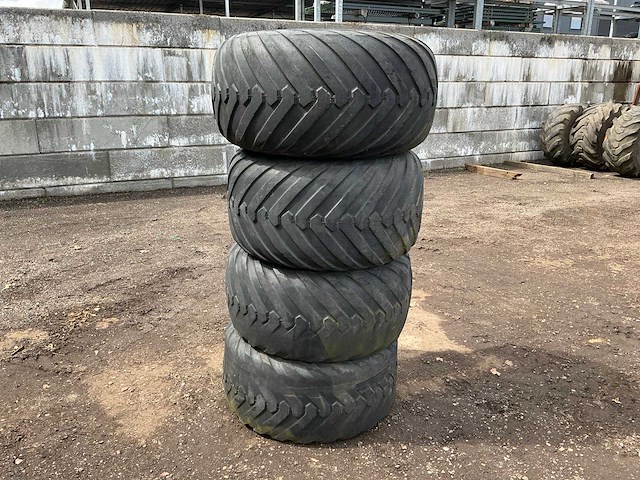 4x trelleborg 400 r15.5 band, wiel en velg - afbeelding 1 van  11