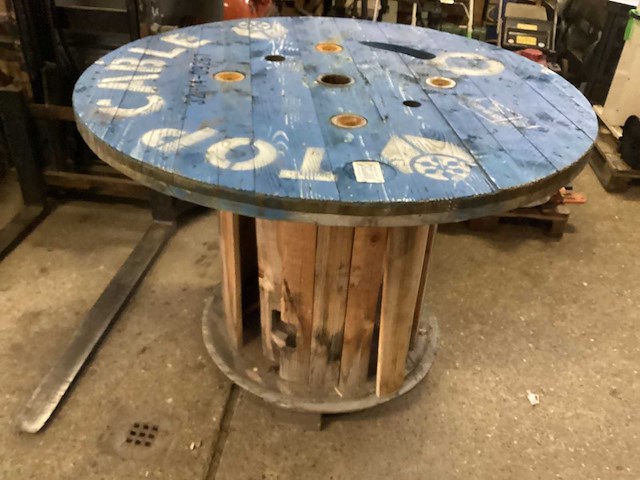 4x tuinbanken, 10x stoelen, 5x staantafels - afbeelding 6 van  7