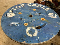 4x tuinbanken, 10x stoelen, 5x staantafels - afbeelding 7 van  7