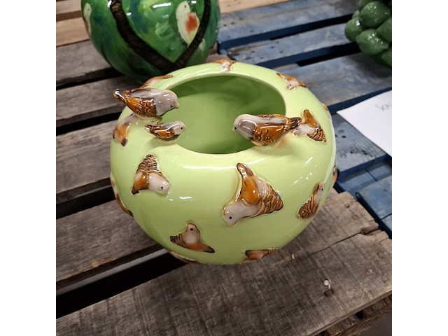 4x vaas, 1x chinese pot en 1x bijzettafel - afbeelding 3 van  11