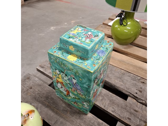 4x vaas, 1x chinese pot en 1x bijzettafel - afbeelding 7 van  11