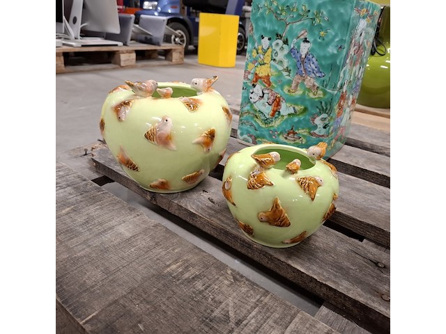 4x vaas, 1x chinese pot en 1x bijzettafel - afbeelding 8 van  11