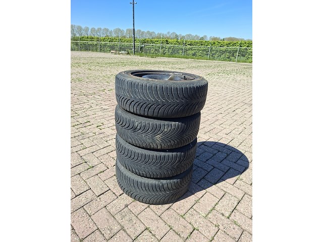 4x velg (4-gaats) met winterbanden - afbeelding 2 van  6