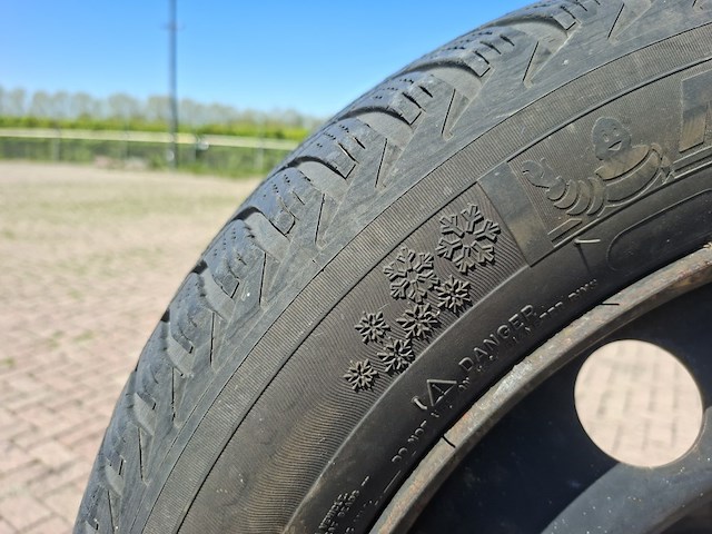 4x velg (4-gaats) met winterbanden - afbeelding 4 van  6