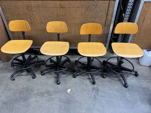 4x verrijdbare laboratorium kruk - afbeelding 1 van  3
