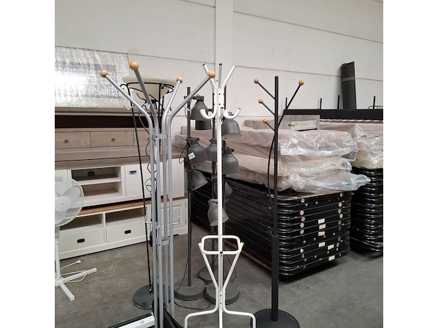 4x vloerlamp met 3x kapstok - afbeelding 6 van  6