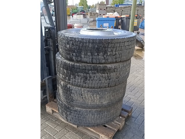 4x vrachtwagen velg met band, michelin, 295/80 r22.5 - afbeelding 2 van  9