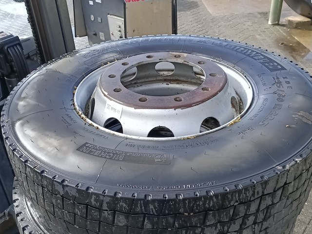 4x vrachtwagen velg met band, michelin, 295/80 r22.5 - afbeelding 3 van  9