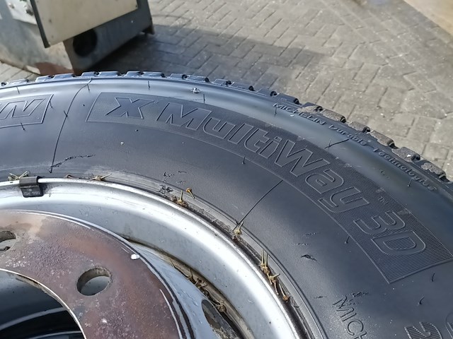 4x vrachtwagen velg met band, michelin, 295/80 r22.5 - afbeelding 4 van  9