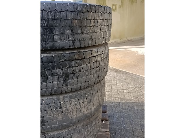4x vrachtwagen velg met band, michelin, 295/80 r22.5 - afbeelding 7 van  9
