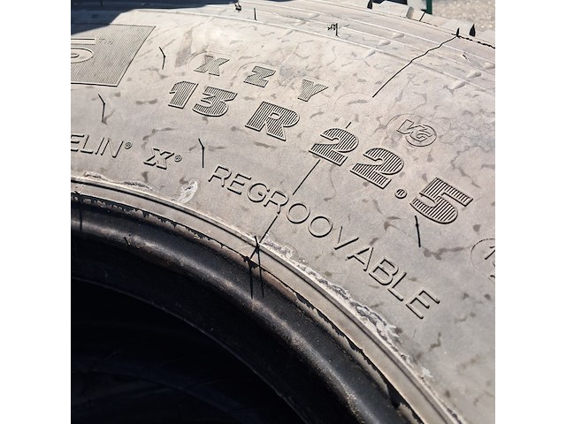 4x vrachtwagenband, michelin, x works xzy - afbeelding 3 van  5