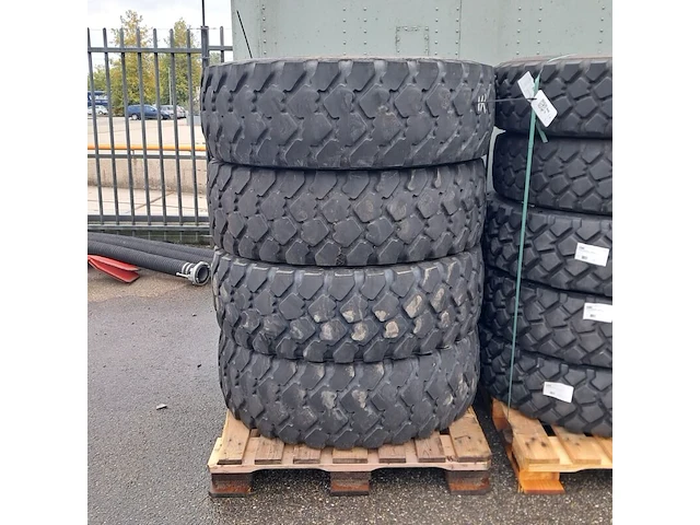 4x vrachtwagenband, michelin, xzl - afbeelding 1 van  6