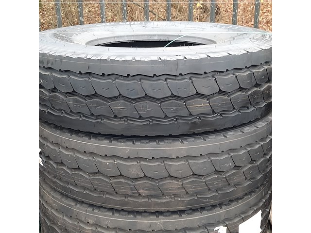 4x vrachtwagenband, michelin, xzy-2 - afbeelding 5 van  7