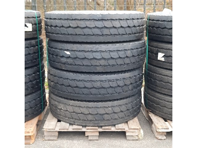 4x vrachtwagenband, michelin, xzy-2 - afbeelding 1 van  7