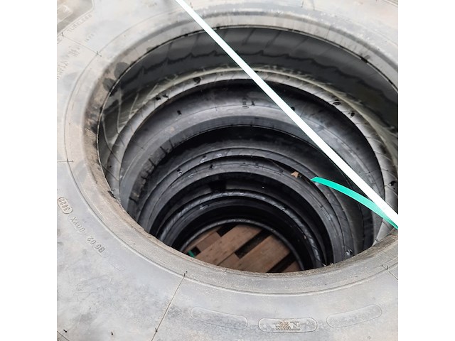 4x vrachtwagenband, michelin, xzy-2 - afbeelding 4 van  7