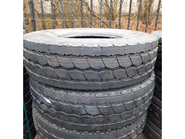 4x vrachtwagenband, michelin, xzy-2 - afbeelding 5 van  7