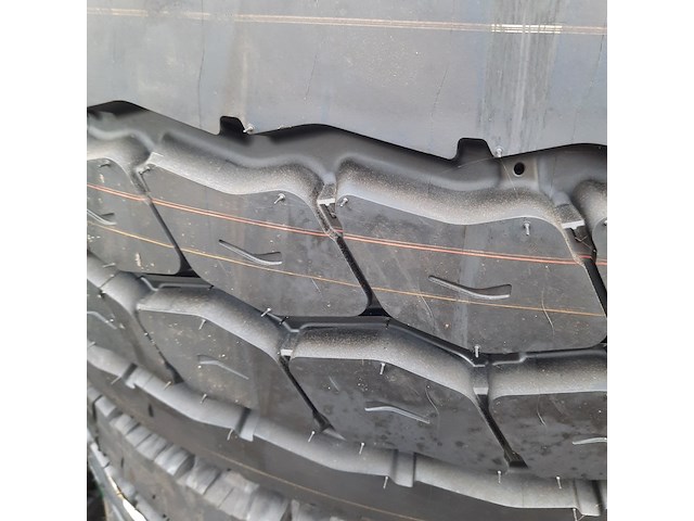 4x vrachtwagenband, michelin, xzy-2 - afbeelding 7 van  7