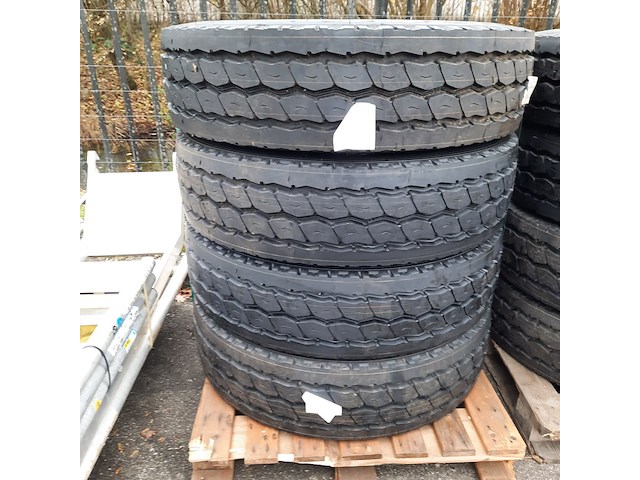 4x vrachtwagenband, michelin, xzy-2 - afbeelding 1 van  7