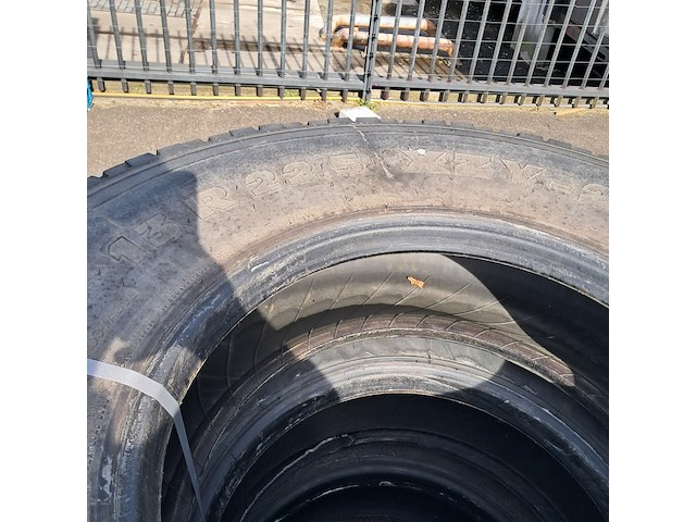 4x vrachtwagenband, michelin, xzy-2 - afbeelding 3 van  7