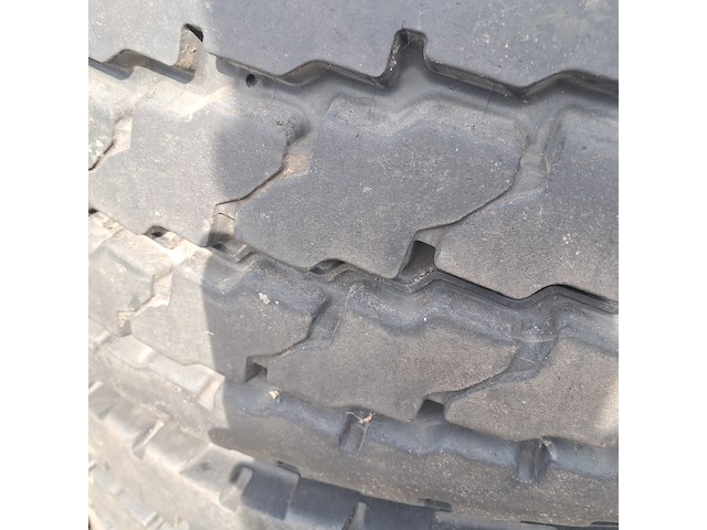 4x vrachtwagenband, michelin, xzy-2 - afbeelding 5 van  7