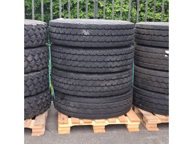 4x vrachtwagenband, michelin, xzy-2 - afbeelding 1 van  7