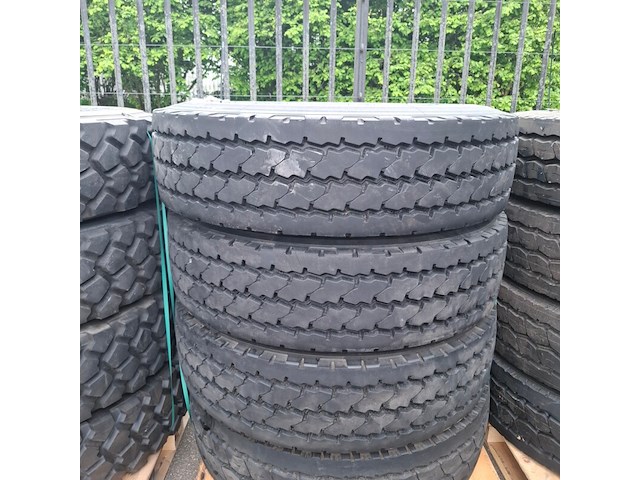 4x vrachtwagenband, michelin, xzy-2 - afbeelding 3 van  7