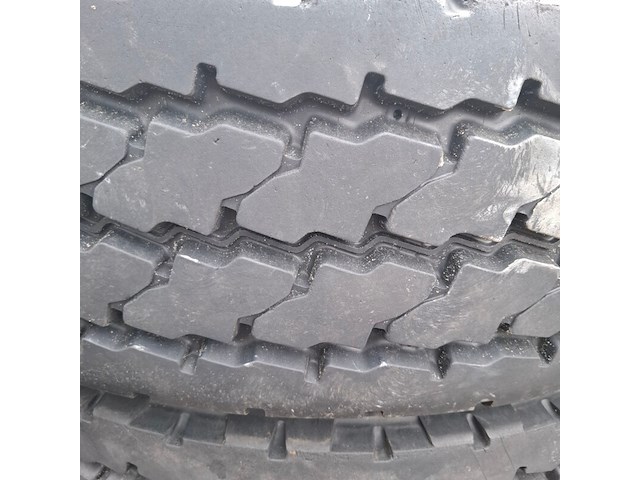 4x vrachtwagenband, michelin, xzy-2 - afbeelding 7 van  7