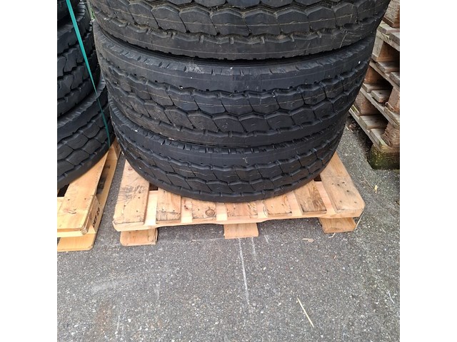 4x vrachtwagenband, michelin, xzy-2 - afbeelding 2 van  7